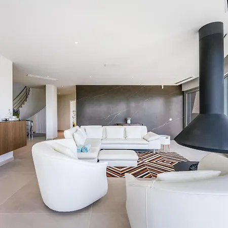 Croesa - Luxury