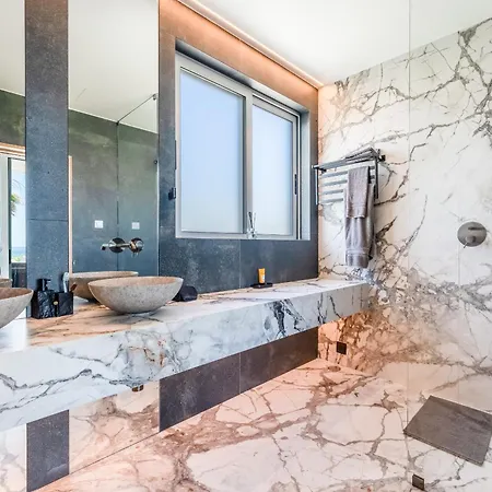 Croesa - Luxury